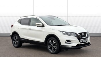 Nissan Qashqai 1.3 DiG-T N-Connecta 5dr [Glass Roof Pack] Petrol Hatchback